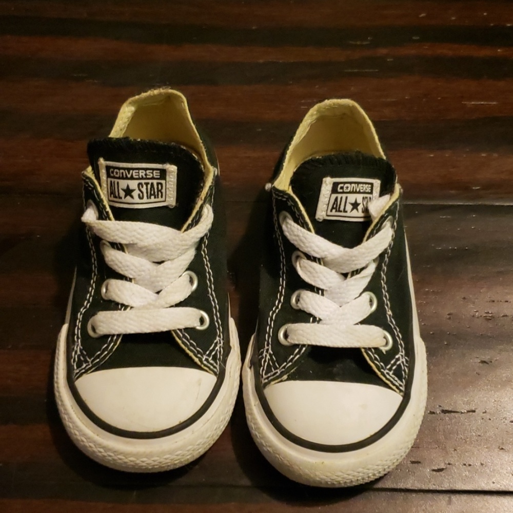 Black Converse All Stars size 5